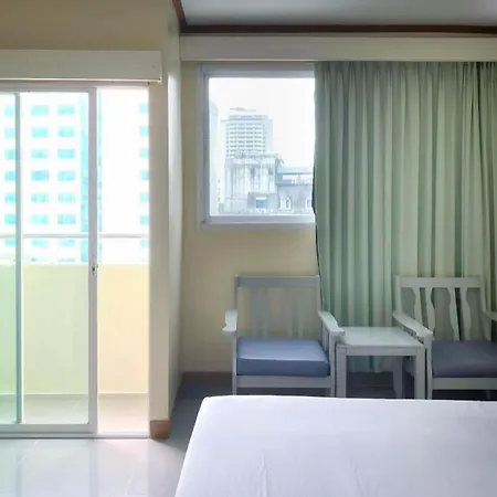 J Two S Pratunam Hotel